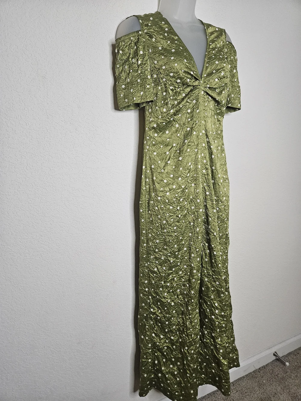GANNI Green Polka Dot Cold Shoulder Midi Dress Size 34 US 4 V Neck Satin NWOT - Picture 4 of 16
